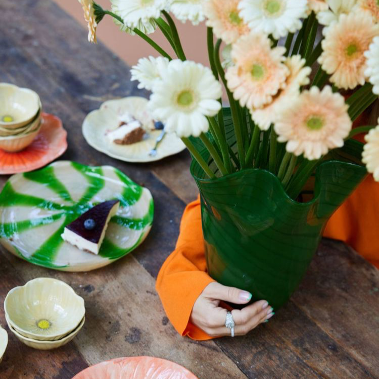 Byon Curve Plate - Green & Beige