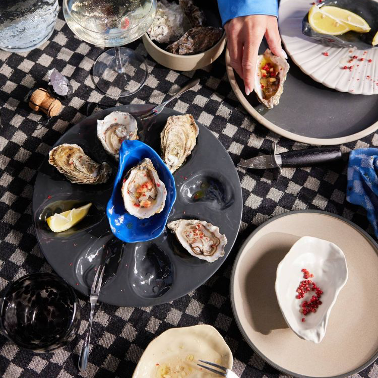 Byon Oyster Serving Plate - Black