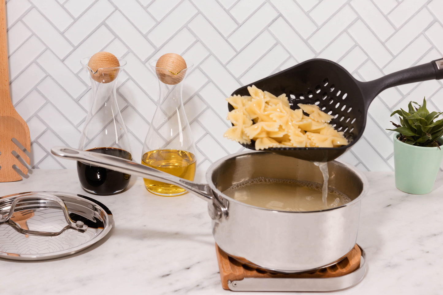 Jeanne Fitz Nylon Measuring Scoop Colander, Black