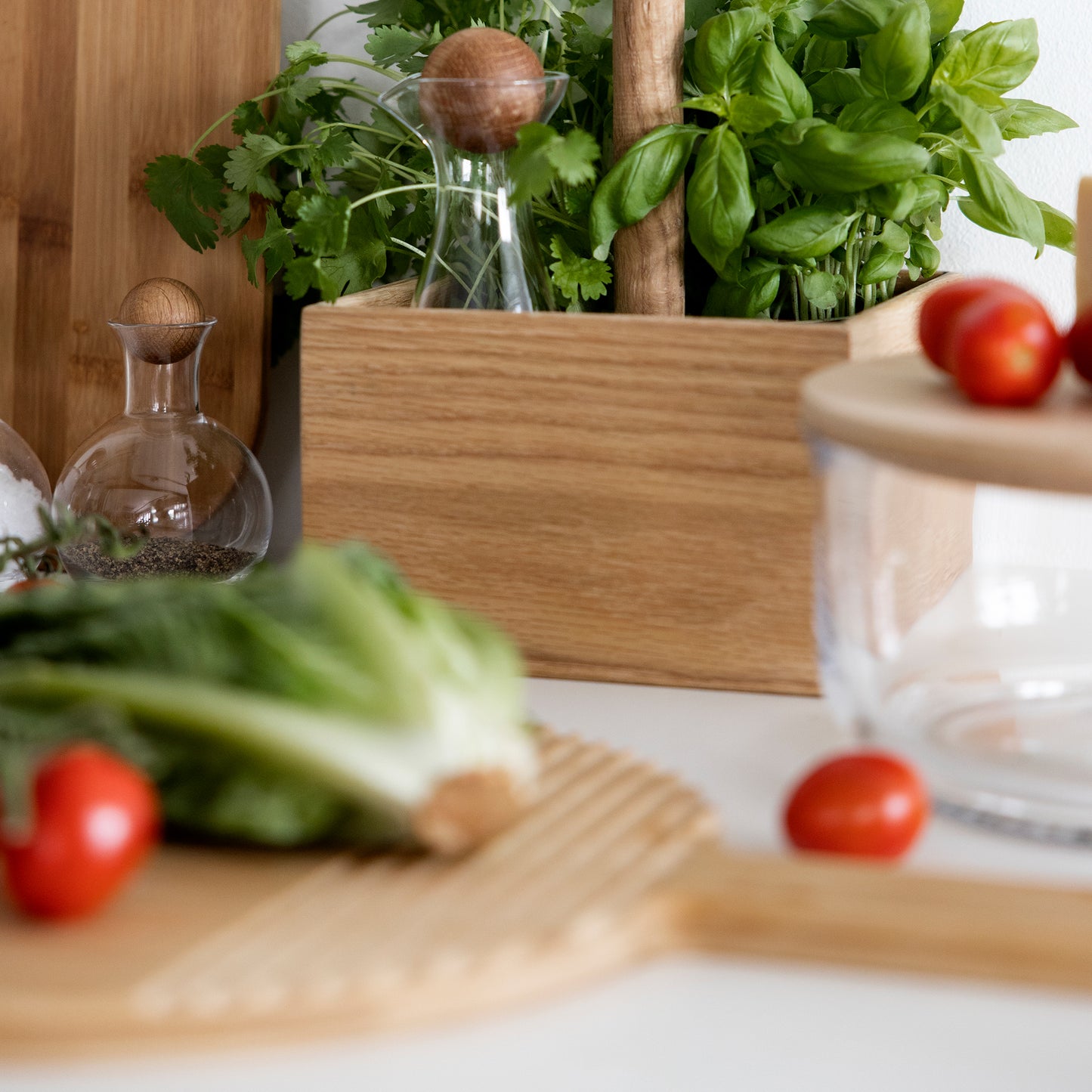 Sagaform Nature Round Chopping & Serving Board, Bamboo Widgeteer Inc. 5018056 Round Chopping board 0004 5017819 5016554 5015337 5017341 5018056 1